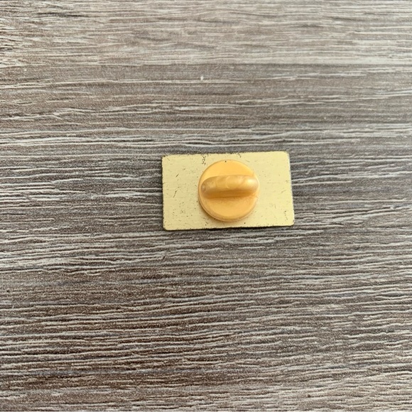 Vintage USA Patriotic Enamel Pin - Picture 3 of 3